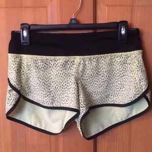 Lululemon speed up shorts - 2.5”